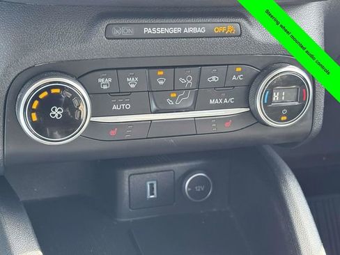 Used 2020 Ford Escape SE image 18