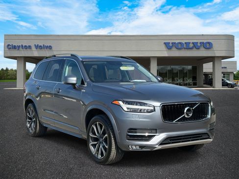Used 2018 Volvo XC90 T6 Momentum w/ Convenience Package image 1