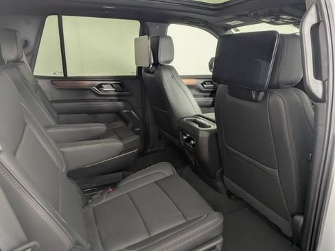 Used 2025 GMC Yukon Denali w/ Denali Reserve Package AWD/4WD image 27