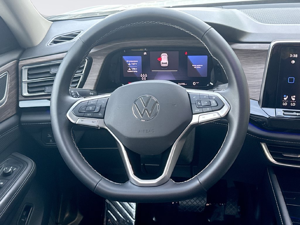 Used 2025 Volkswagen Atlas SEL AWD/4WD image 11