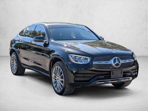Used 2021 Mercedes-Benz GLC 300 4MATIC Coupe image 3