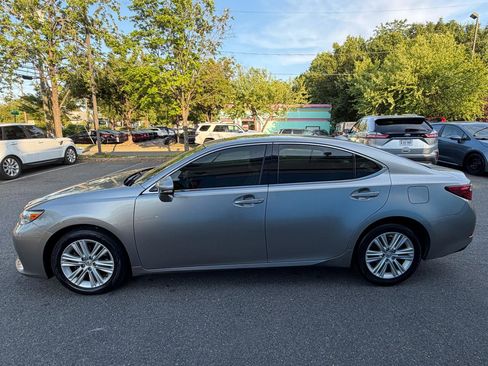 Used 2015 Lexus ES 350 w/ Premium Package FWD image 3