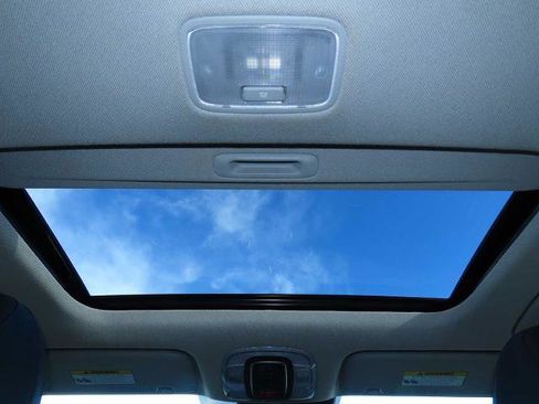 Used 2024 Hyundai Elantra Limited image 24