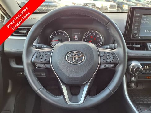 Used 2020 Toyota RAV4 XLE Premium FWD image 31