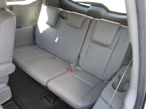 Used 2019 Toyota Highlander XLE AWD/4WD image 17
