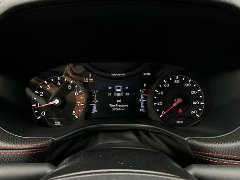 Used 2025 Jeep Compass Trailhawk w/ Trailer Tow Group image 38