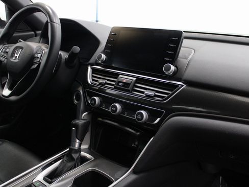 Used 2018 Honda Accord Sport image 26