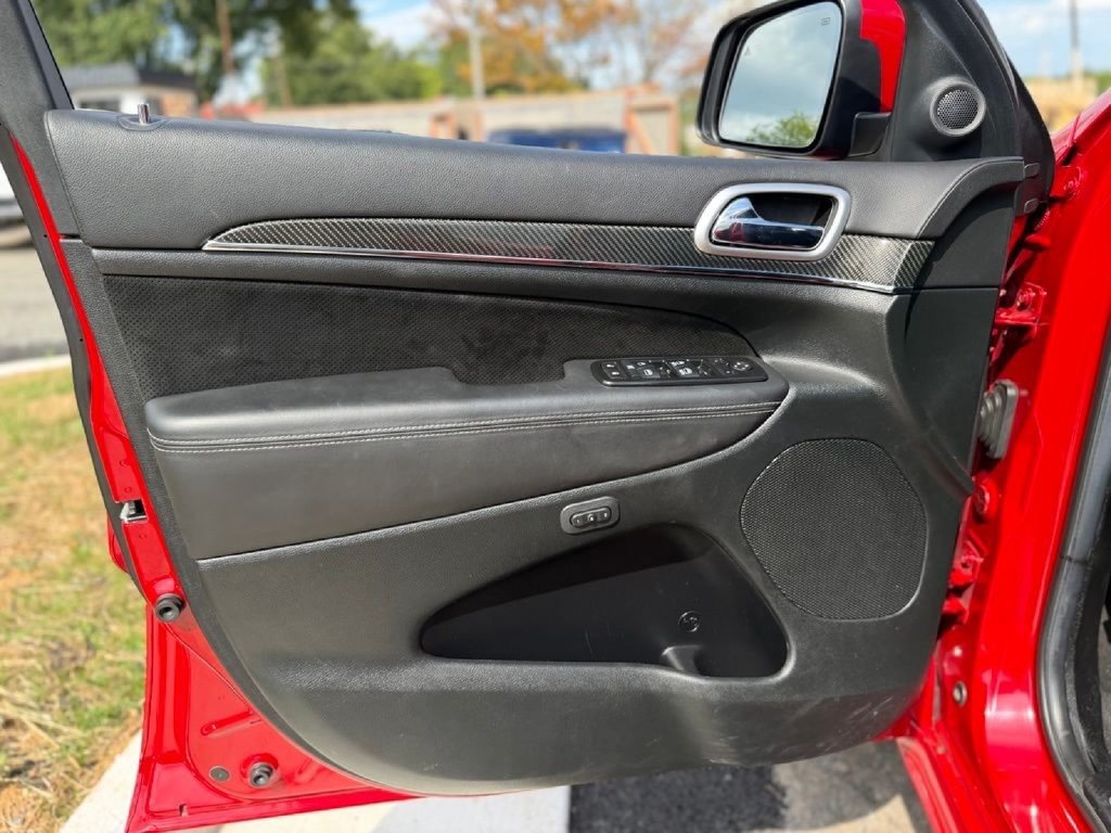 Used 2014 Jeep Grand Cherokee SRT AWD/4WD image 25