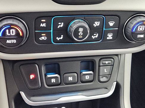 Used 2020 GMC Terrain SLE w/ Driver Convenience Package FWD image 55