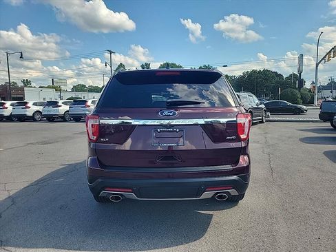 Used 2018 Ford Explorer XLT AWD/4WD image 4