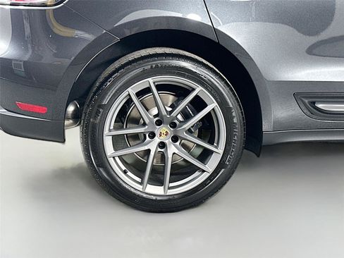 Certified 2026 Porsche Macan AWD/4WD image 13