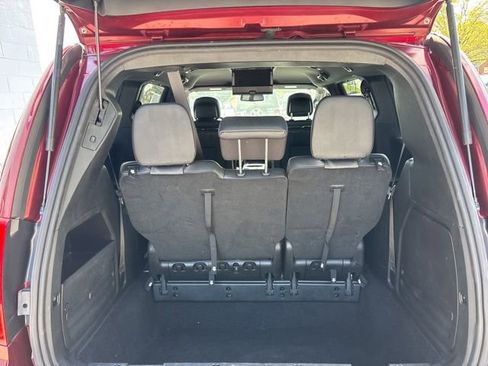 Used 2020 Dodge Grand Caravan SXT w/ Driver Convenience Group FWD image 11