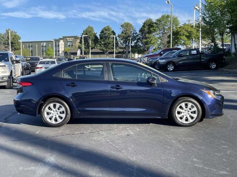 Used 2025 Toyota Corolla LE FWD image 8