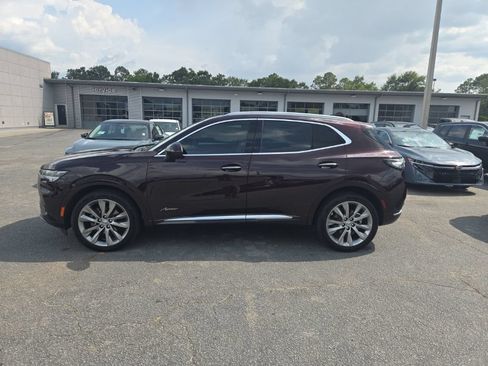 Used 2022 Buick Envision Avenir w/ Technology Package II AWD/4WD image 2