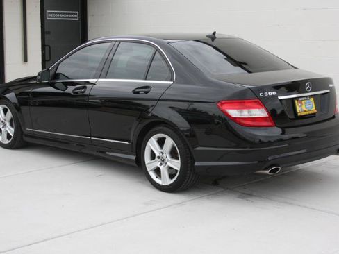 Used 2011 Mercedes-Benz C 300 4MATIC Sedan image 10