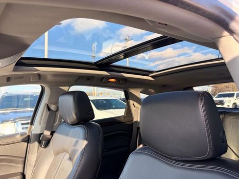 Used 2015 Cadillac SRX Luxury image 17