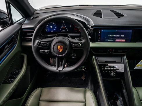 New 2026 Porsche Macan 4 Electric image 14