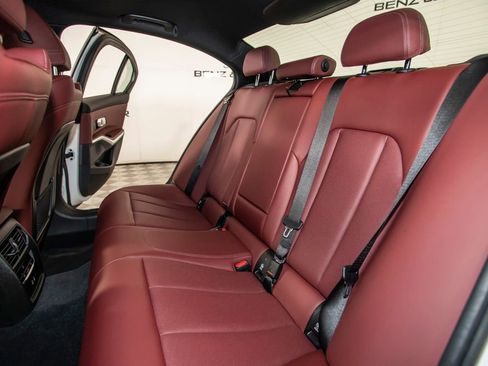 Used 2023 BMW 330i Sedan w/ Convenience Package RWD image 14