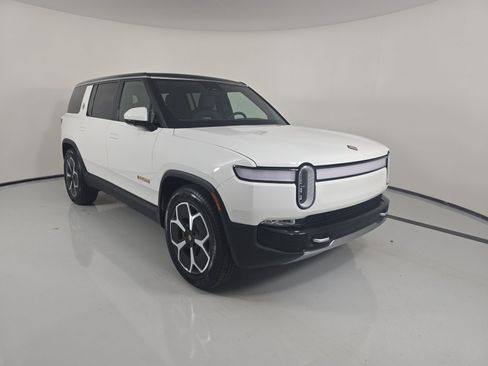 Used 2024 Rivian R1S Adventure AWD/4WD image 7