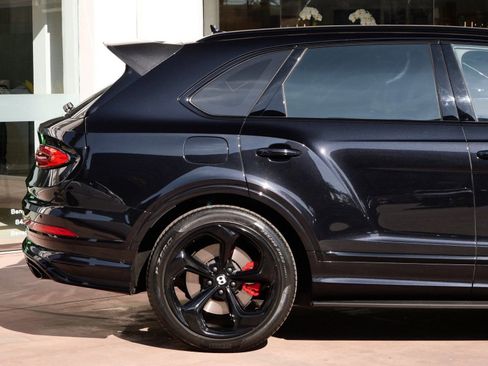 Used 2022 Bentley Bentayga image 9