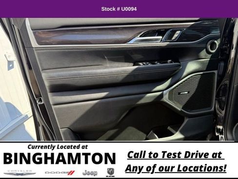 Used 2023 Jeep Wagoneer 4WD w/ Premium Group I image 10