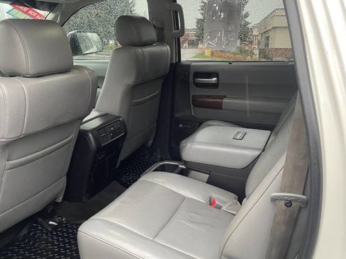 Used 2015 Toyota Sequoia Platinum image 11