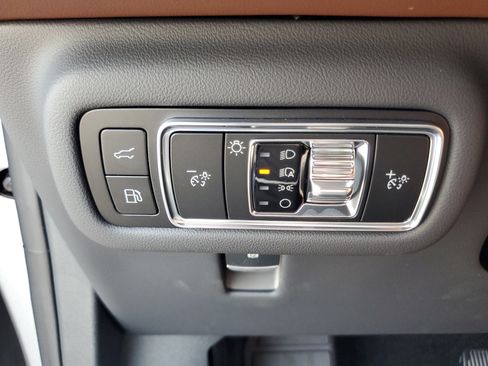 New 2026 Lincoln Nautilus Reserve AWD/4WD image 14