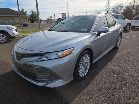 Certified 2020 Toyota Camry XLE image 7