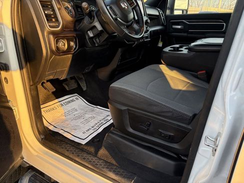 Used 2024 RAM 3500 Big Horn image 15