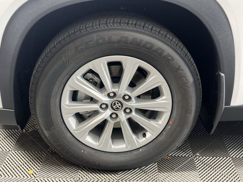 New 2024 Toyota Grand Highlander XLE image 14