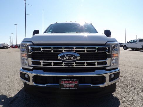 Used 2025 Ford F350 XLT w/ FX4 Off-Road Package AWD/4WD image 12