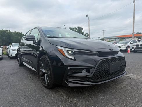Used 2024 Toyota Corolla SE w/ SE Premium Package FWD image 3