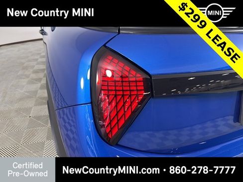 Certified 2025 MINI Cooper 2-Door Hardtop image 32