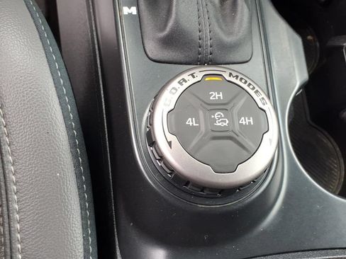 Used 2024 Ford Bronco Outer Banks AWD/4WD image 19