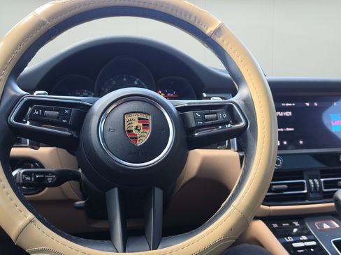 Used 2024 Porsche Macan AWD/4WD image 12
