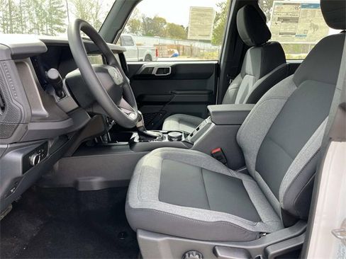 New 2025 Ford Bronco 4-Door image 18
