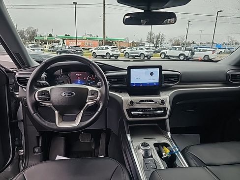 Used 2023 Ford Explorer XLT w/ Equipment Group 202A image 11