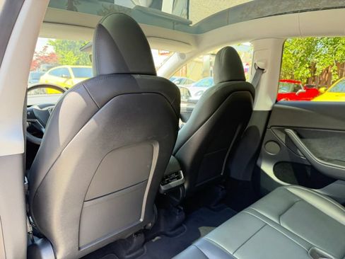 Used 2023 Tesla Model Y Long Range AWD/4WD image 17