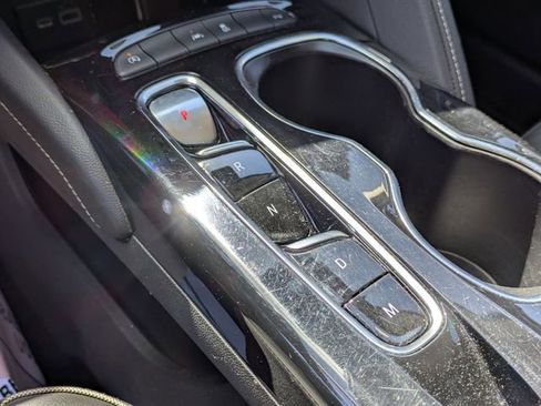 Used 2023 Buick Envision Essence image 23