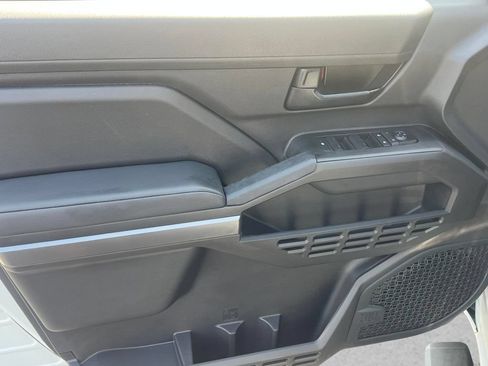 Used 2024 Toyota Tacoma SR5 w/ SR5 Upgrade Package RWD image 11