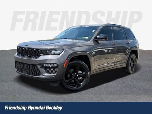 Used 2024 Jeep Grand Cherokee Limited w/ Black Appearance Package AWD/4WD image 1