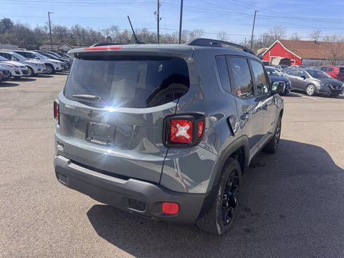 Used 2017 Jeep Renegade Altitude image 8