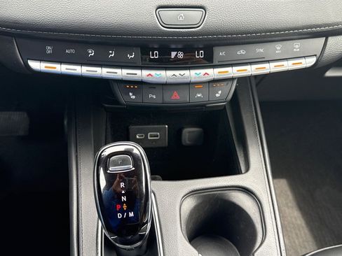 Used 2023 Cadillac XT4 Premium Luxury w/ Cold Weather Package AWD/4WD image 32