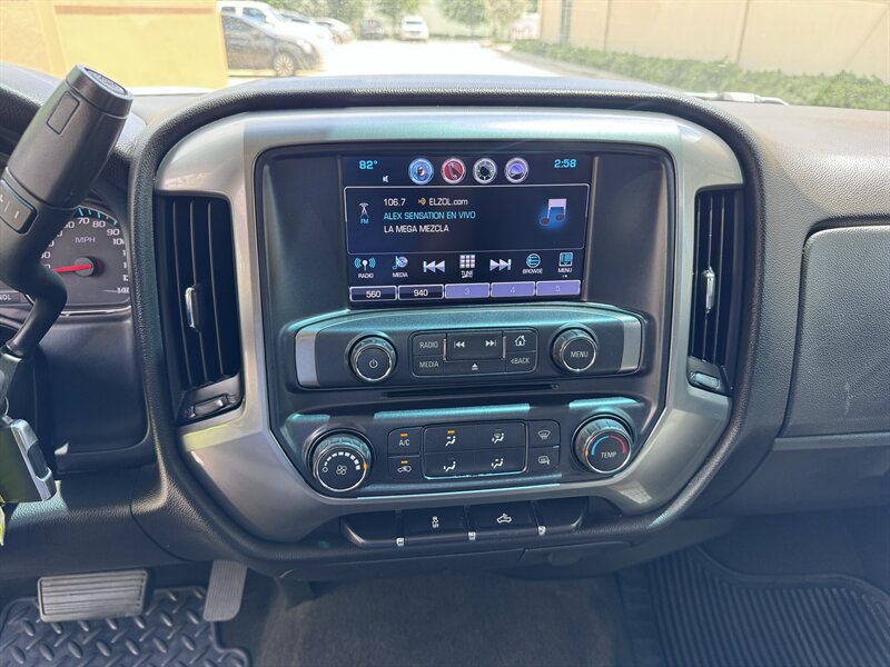 Used 2018 Chevrolet Silverado 1500 LT AWD/4WD image 10