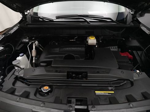 Certified 2024 Nissan Pathfinder SL image 3