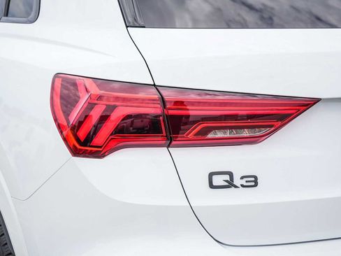 Used 2025 Audi Q3 2.0T Premium w/ Convenience Package AWD/4WD image 10