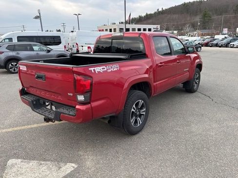 Used 2018 Toyota Tacoma TRD Sport w/ Technology Package image 7