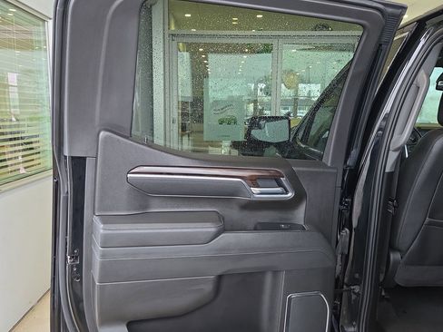 Certified 2025 GMC Sierra 1500 SLT image 24