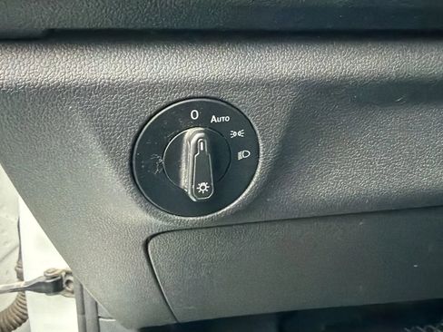 Used 2019 Volkswagen Jetta S image 19