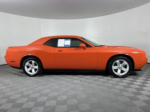 Used 2010 Dodge Challenger R/T RWD image 9